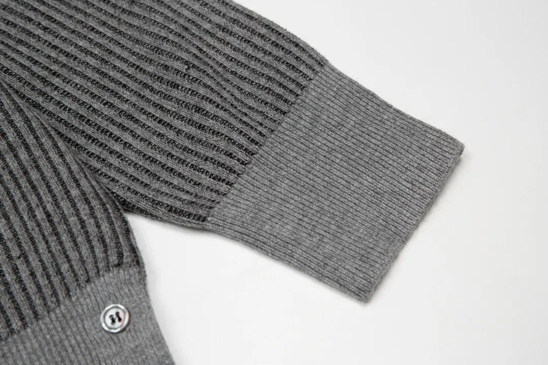 Thom Browne ➡️ ， Retro Same Style Versatile : Dark Gray Size：M-2XL
